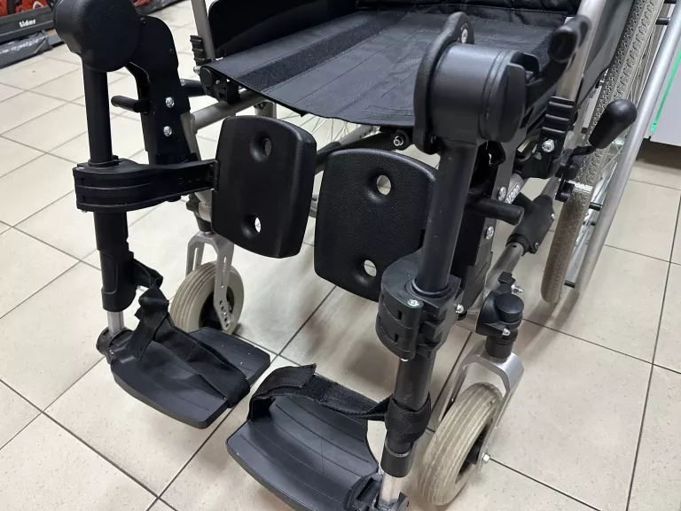 WÓZEK INWALIDZKI SPECJALNY V300 30 VERMEIREN