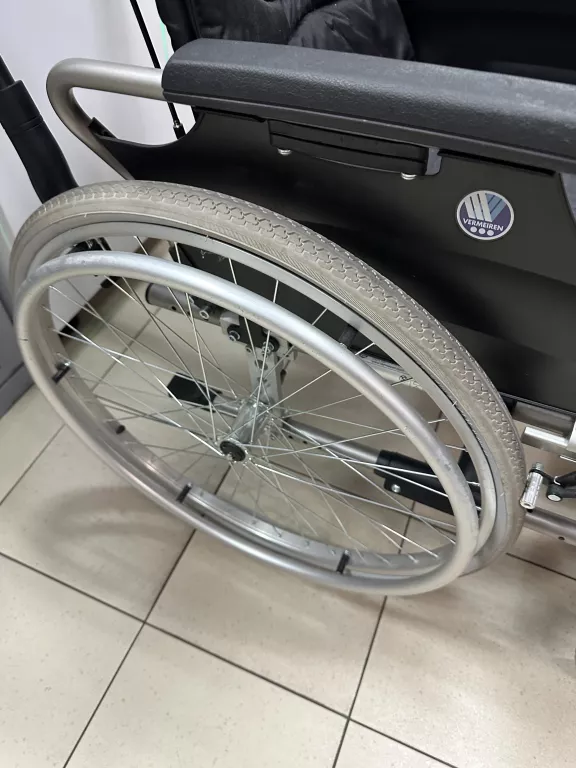 WÓZEK INWALIDZKI SPECJALNY V300 30 VERMEIREN