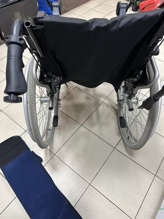 WÓZEK INWALIDZKI SPECJALNY V300 30 VERMEIREN