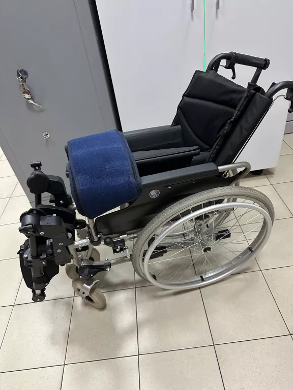 WÓZEK INWALIDZKI SPECJALNY V300 30 VERMEIREN