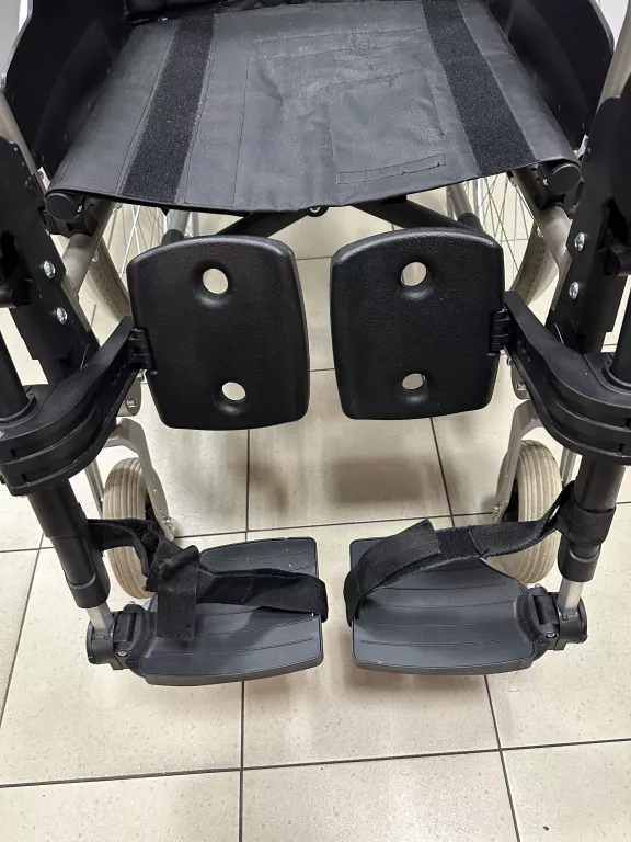 WÓZEK INWALIDZKI SPECJALNY V300 30 VERMEIREN