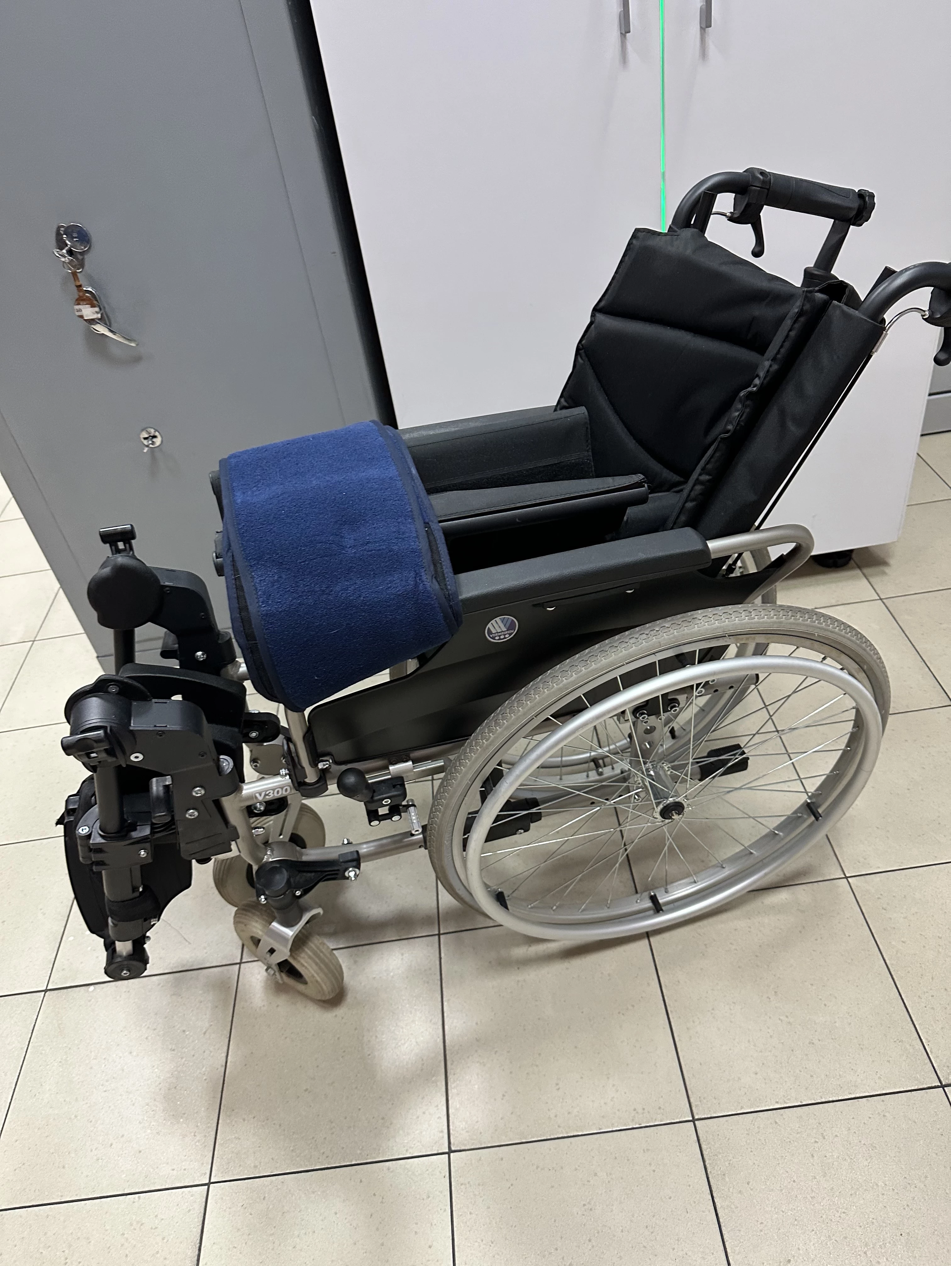 wozek-inwalidzki-specjalny-v300-30-vermeiren-marka-248811-1922195