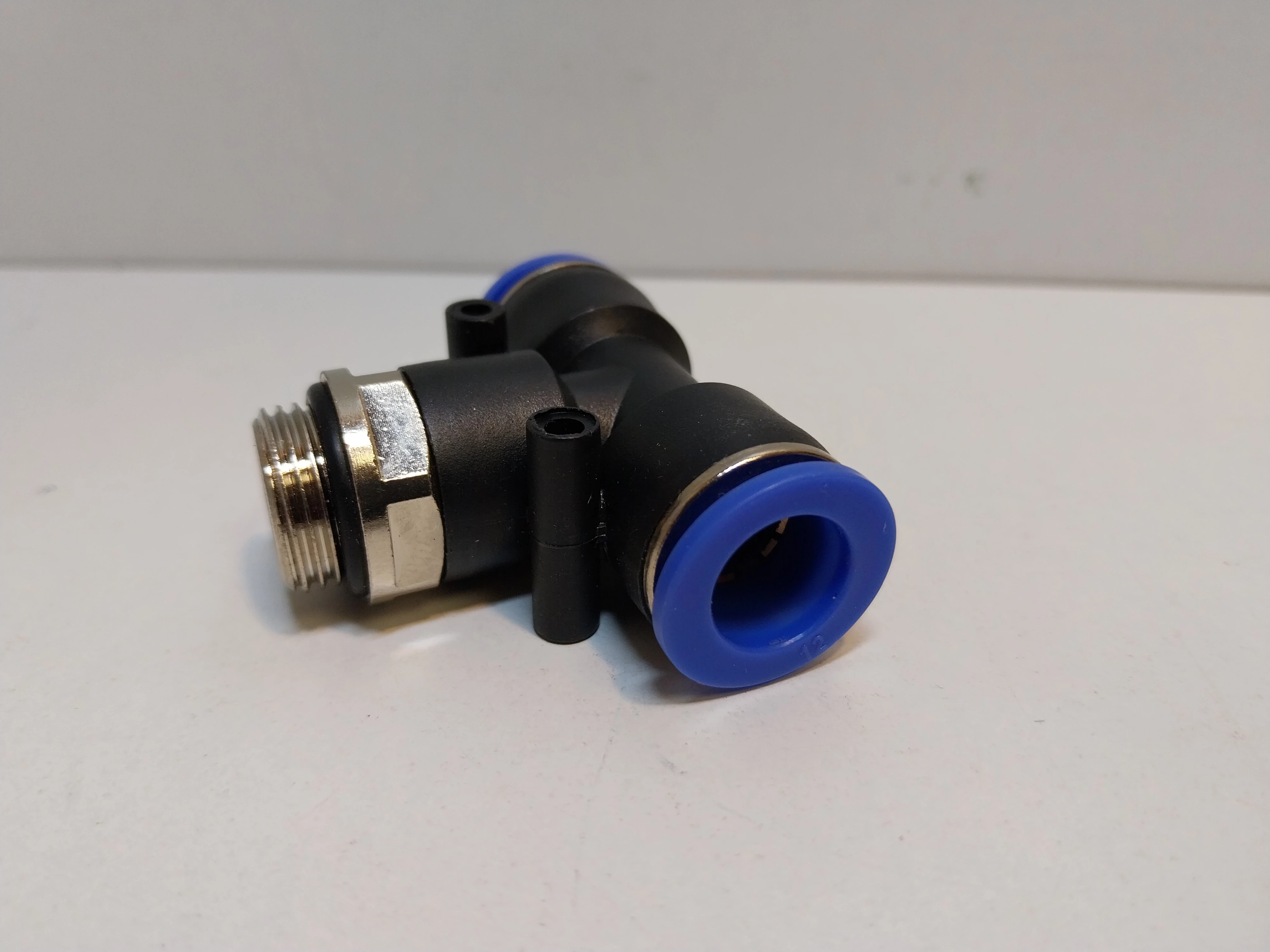 trojnik-z-gwintem-tekalan-12-product-id-d91d0b05-3881-4a1f-8315-f2a8cff2418f