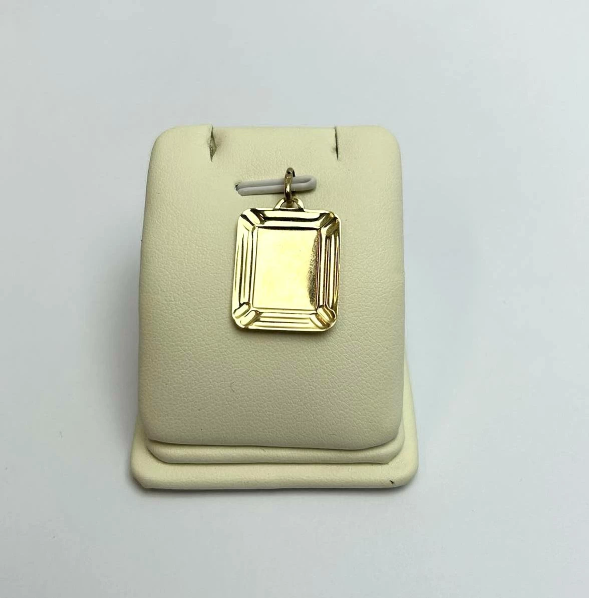 piekna-zlota-zawieszka-stan-uzywany