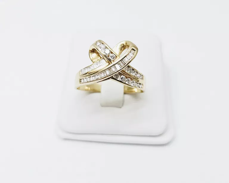 ZŁOTY PIERŚCIONEK 750 BRYLANTY BAGIET 0,62CT CERTYFIKAT