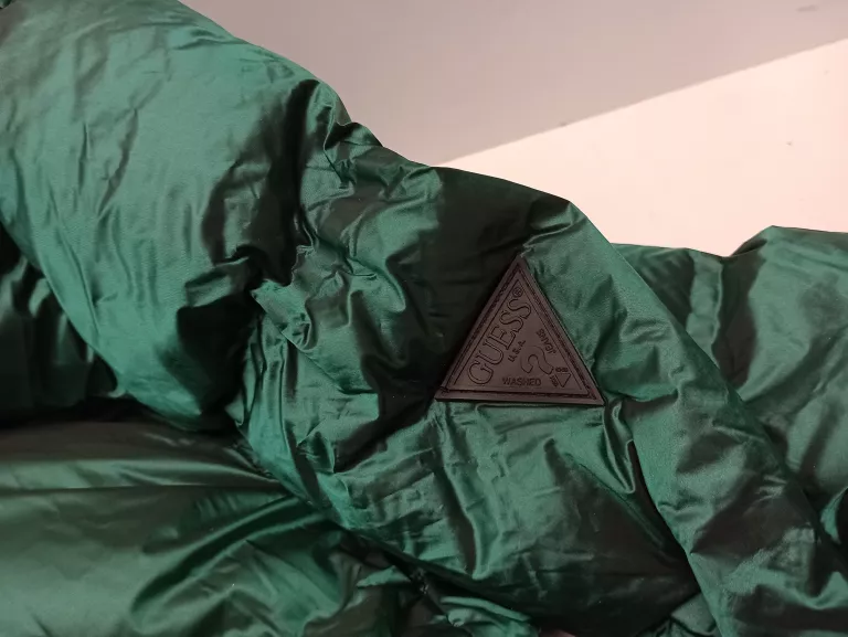 kurtka-guess-zielona-xs-wypelnienie-syntetyczne