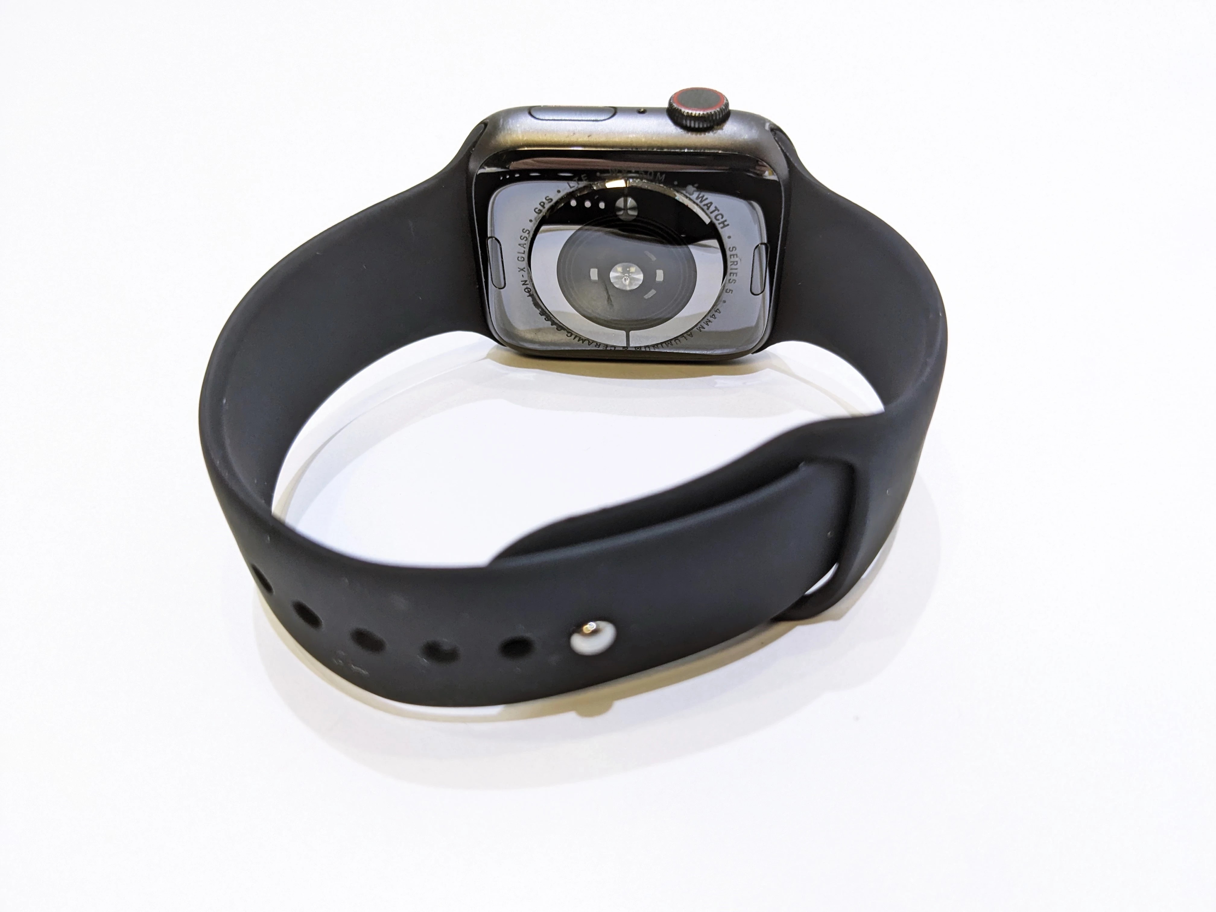 apple-watch-series-5-cellular-alu-44mm-a2157-zlacza-brak