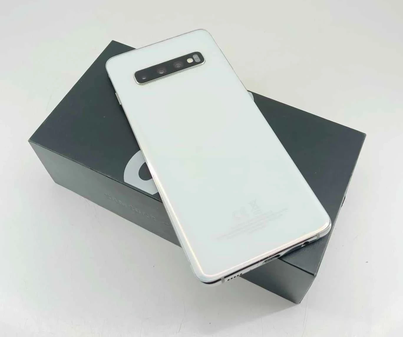 telefon-samsung-galaxy-s10-komplet-system-operacyjny-android