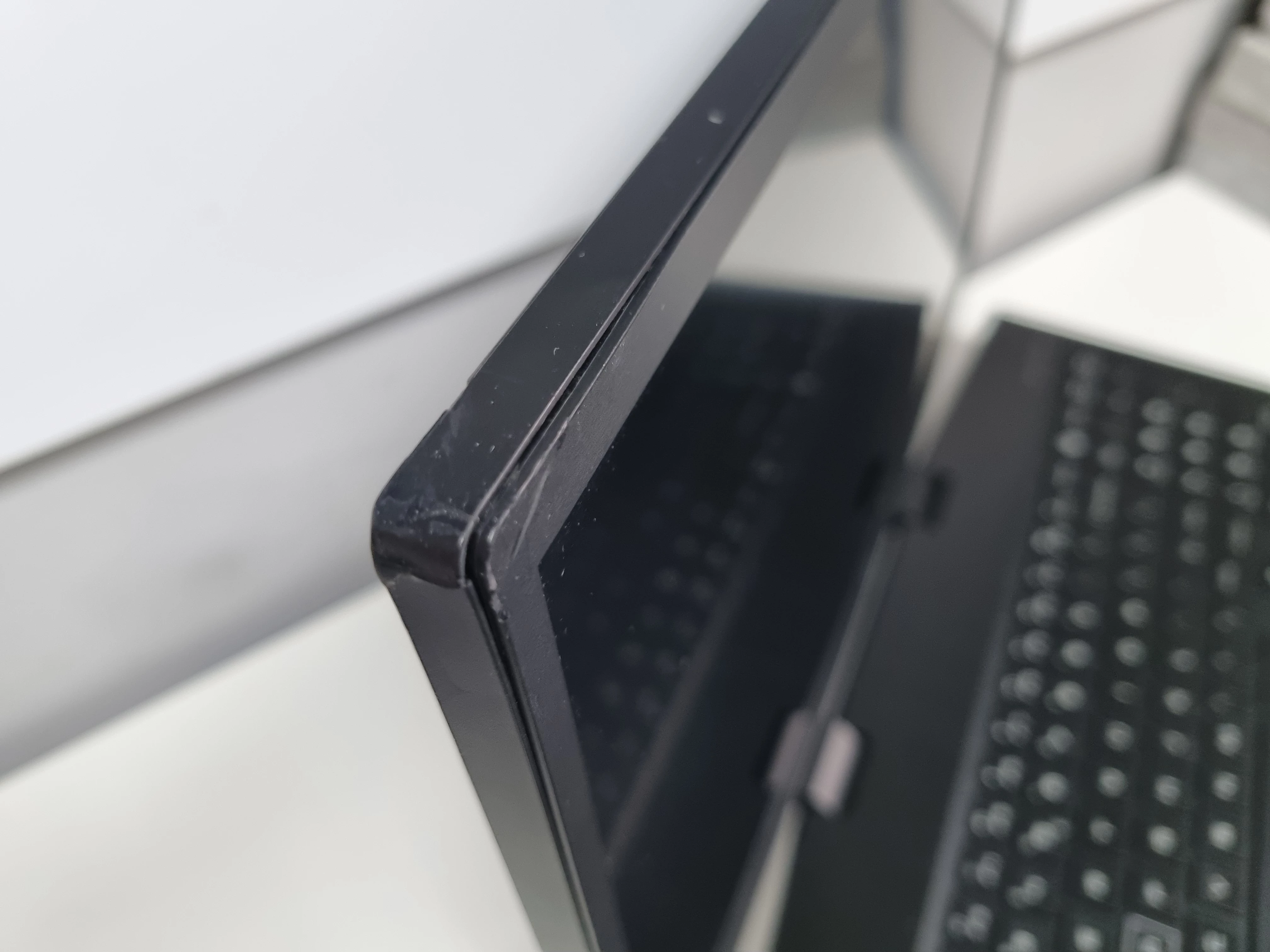 laptop-hp-omen-17-cb1004nw-i7-10750h16gb512win10-rtx2060-144hz-seria-procesora-intel-core-i7