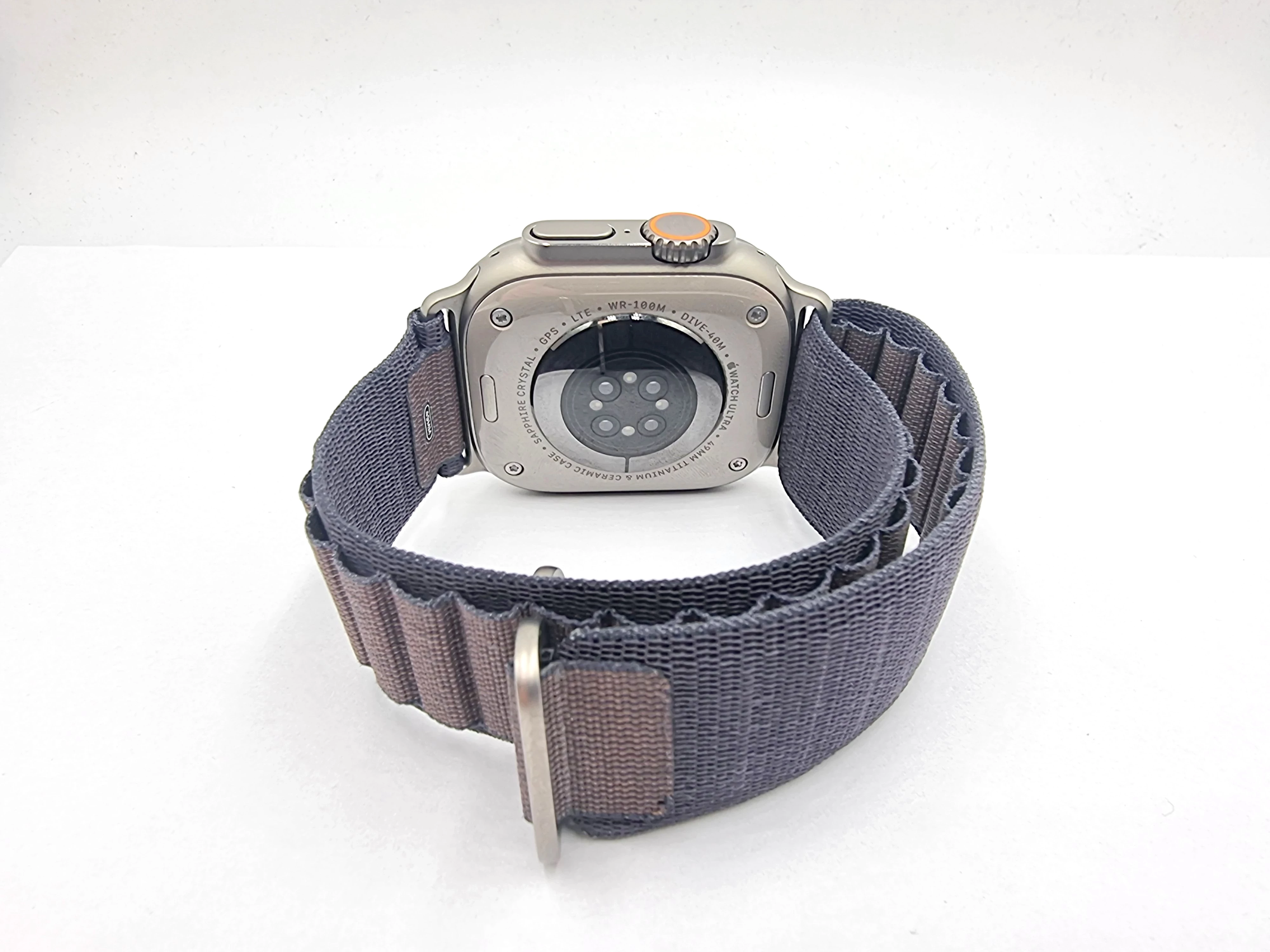 apple-watch-ultra-1-zlacza-brak