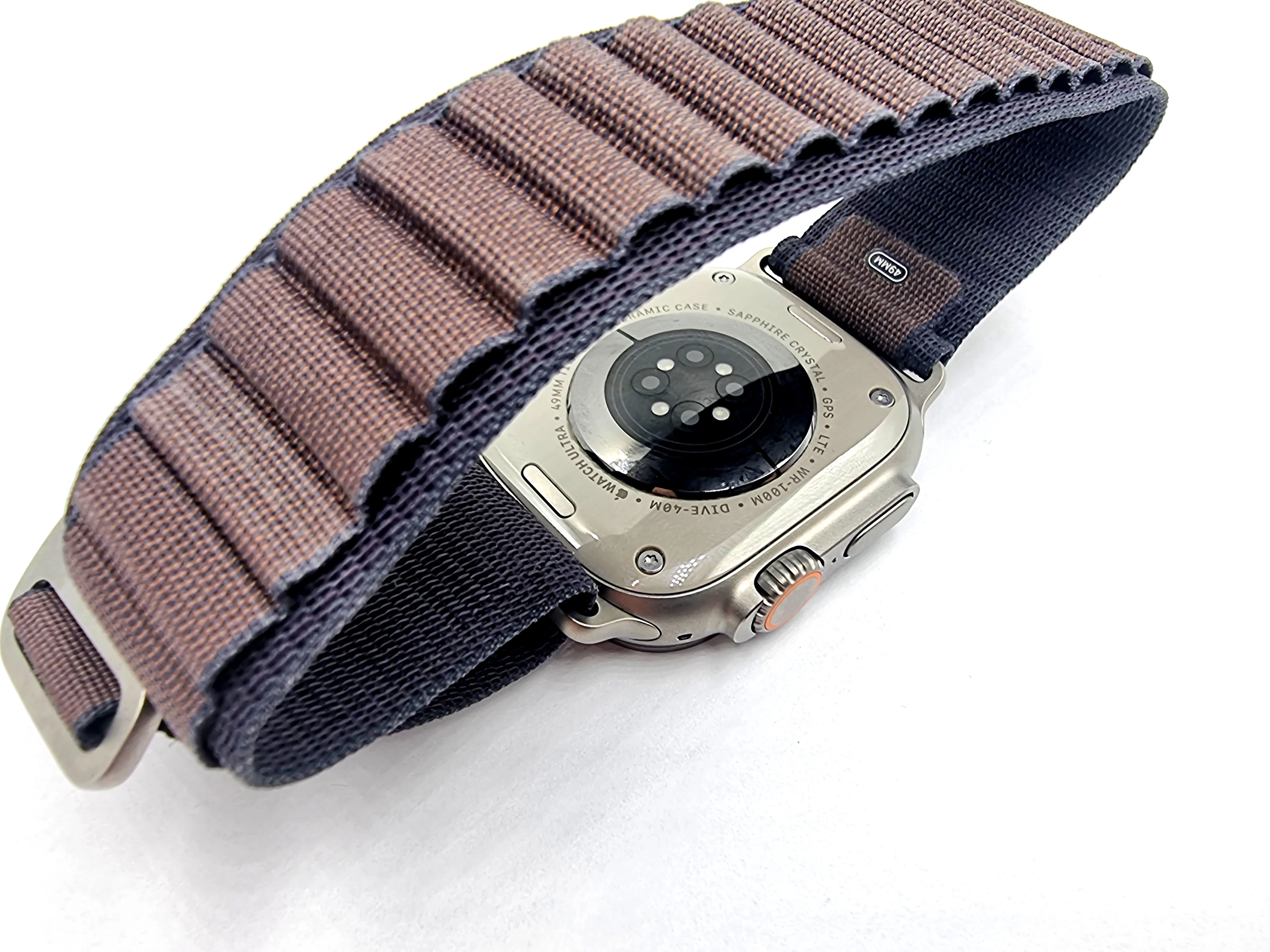 apple-watch-ultra-1-obsluga-ladowania-bezprzewodowego-tak