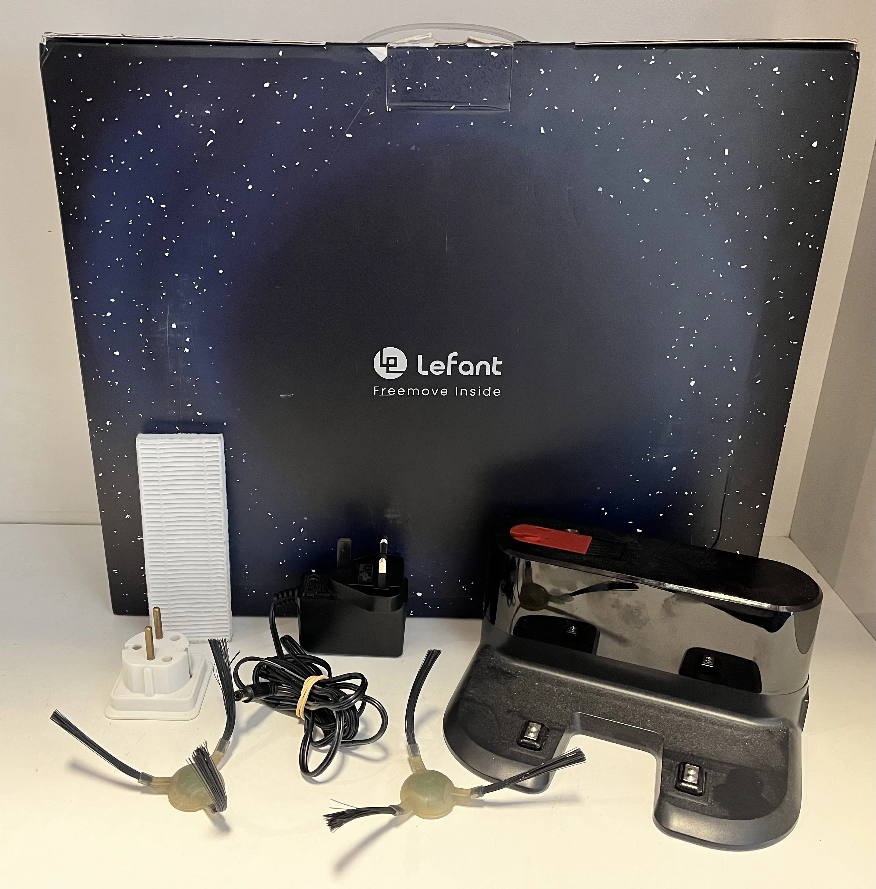 robot-sprzatajacy-lefant-m210-moc-zasysania-1800-pa-brak-piilota-marka-lefant