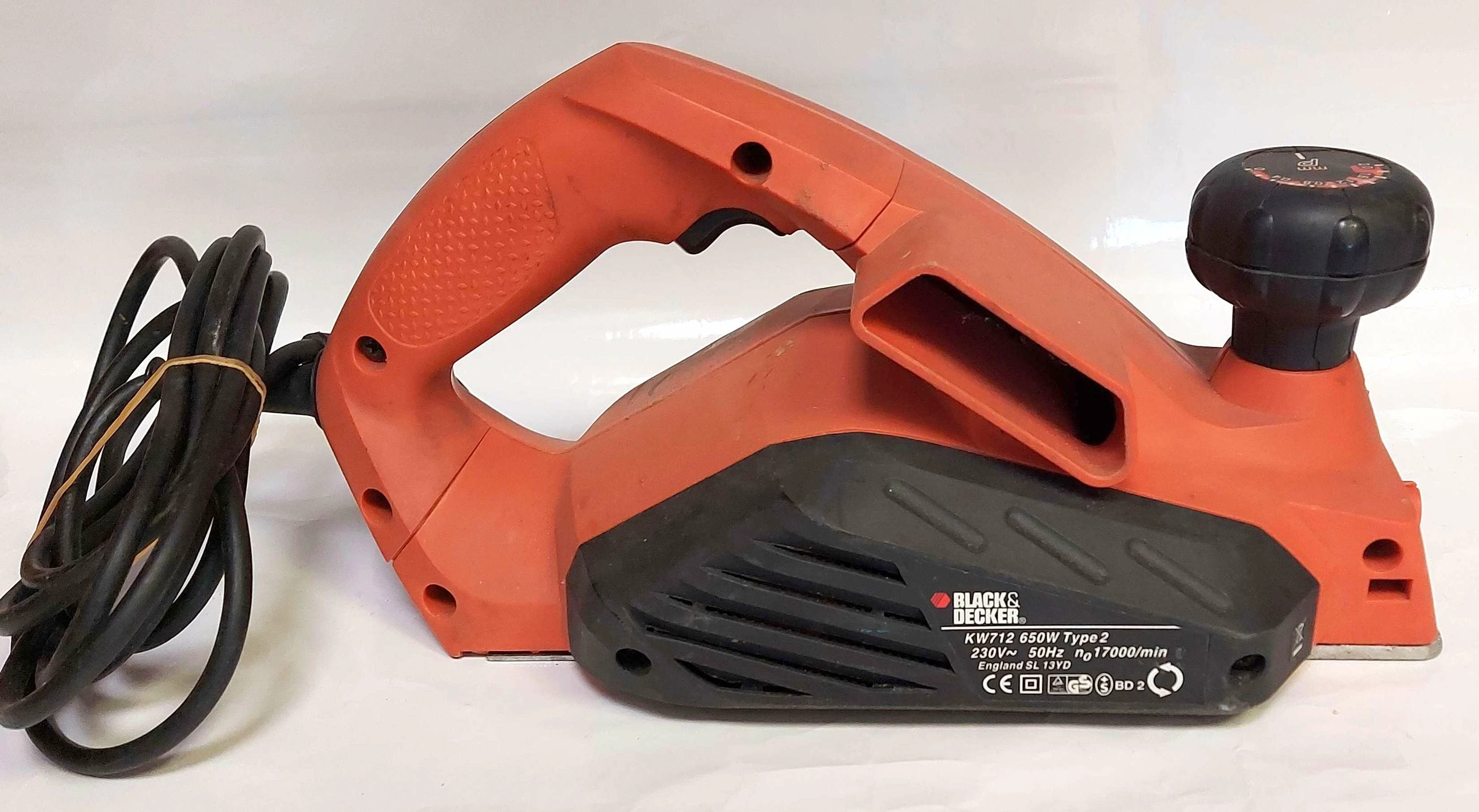 strug-blackdecker-kw712-marka-bez-marki