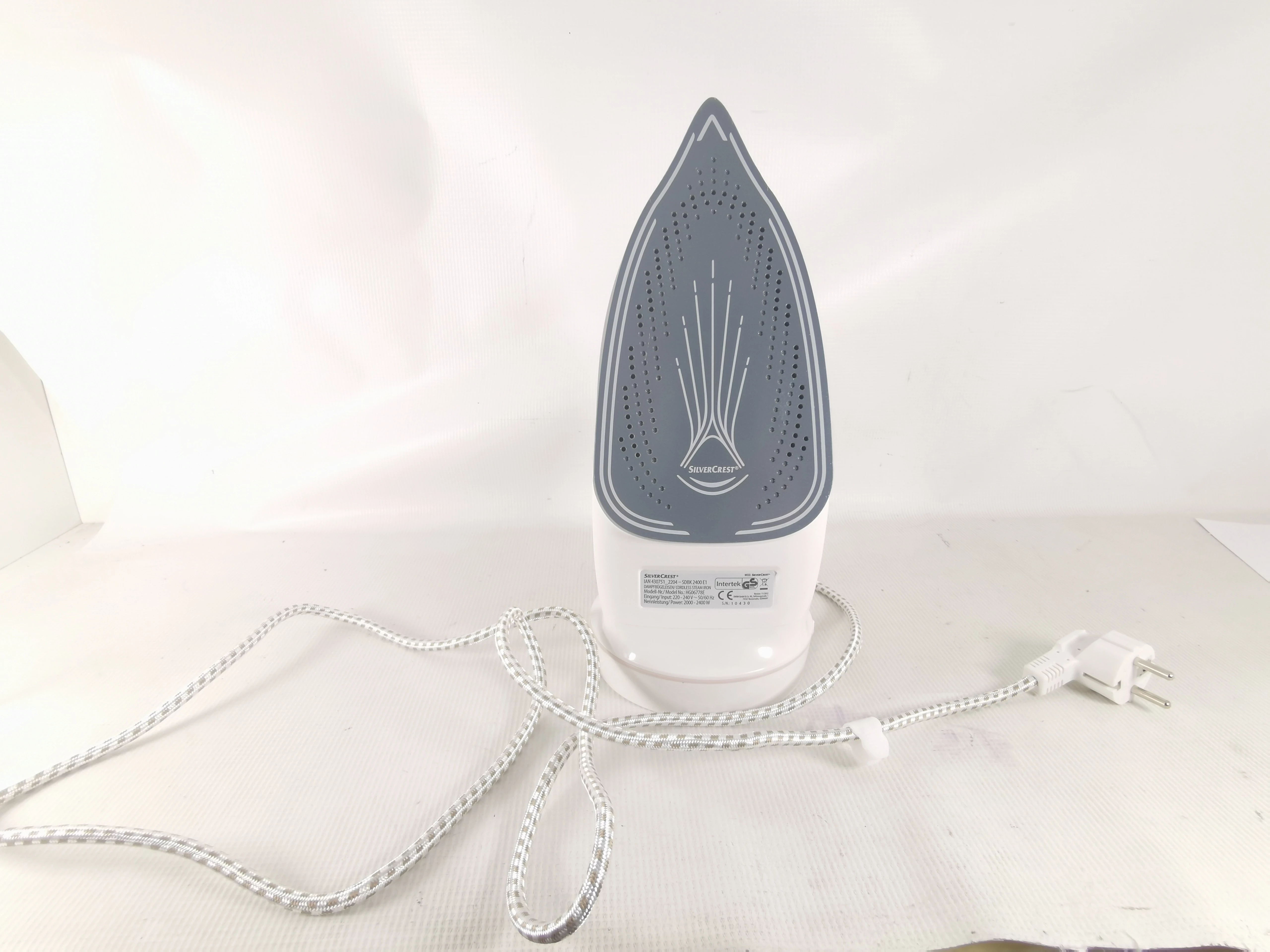 bezprzewodowe-zelazko-parowe-silvercrest-2400w-moc-240000