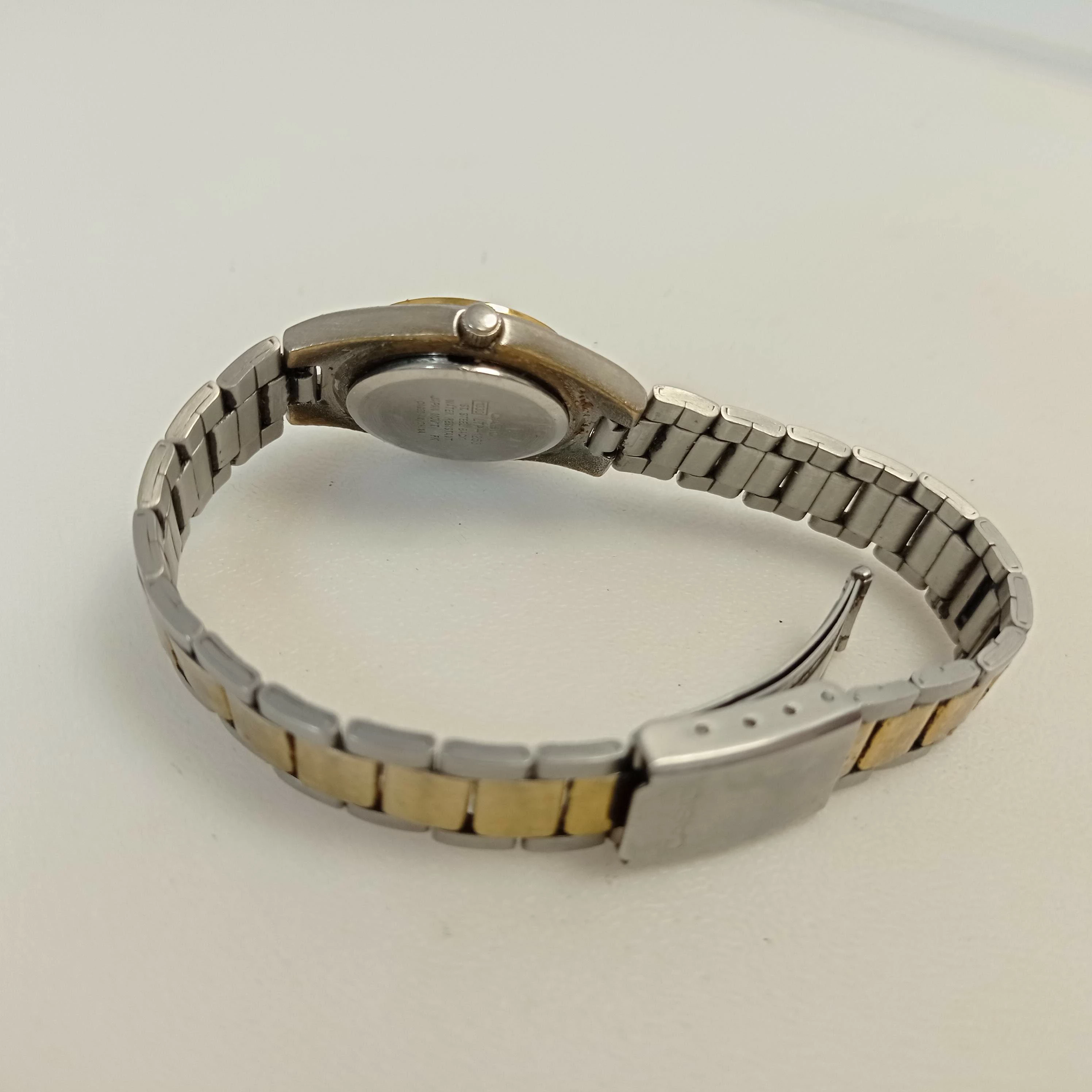 zegarek-damski-casio-at-opis-typ-nareczny