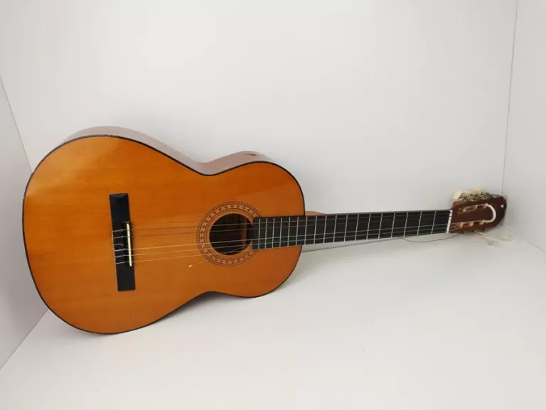 GITARA KLASYCZNA ADMIRA PALOMA USZKODZONA