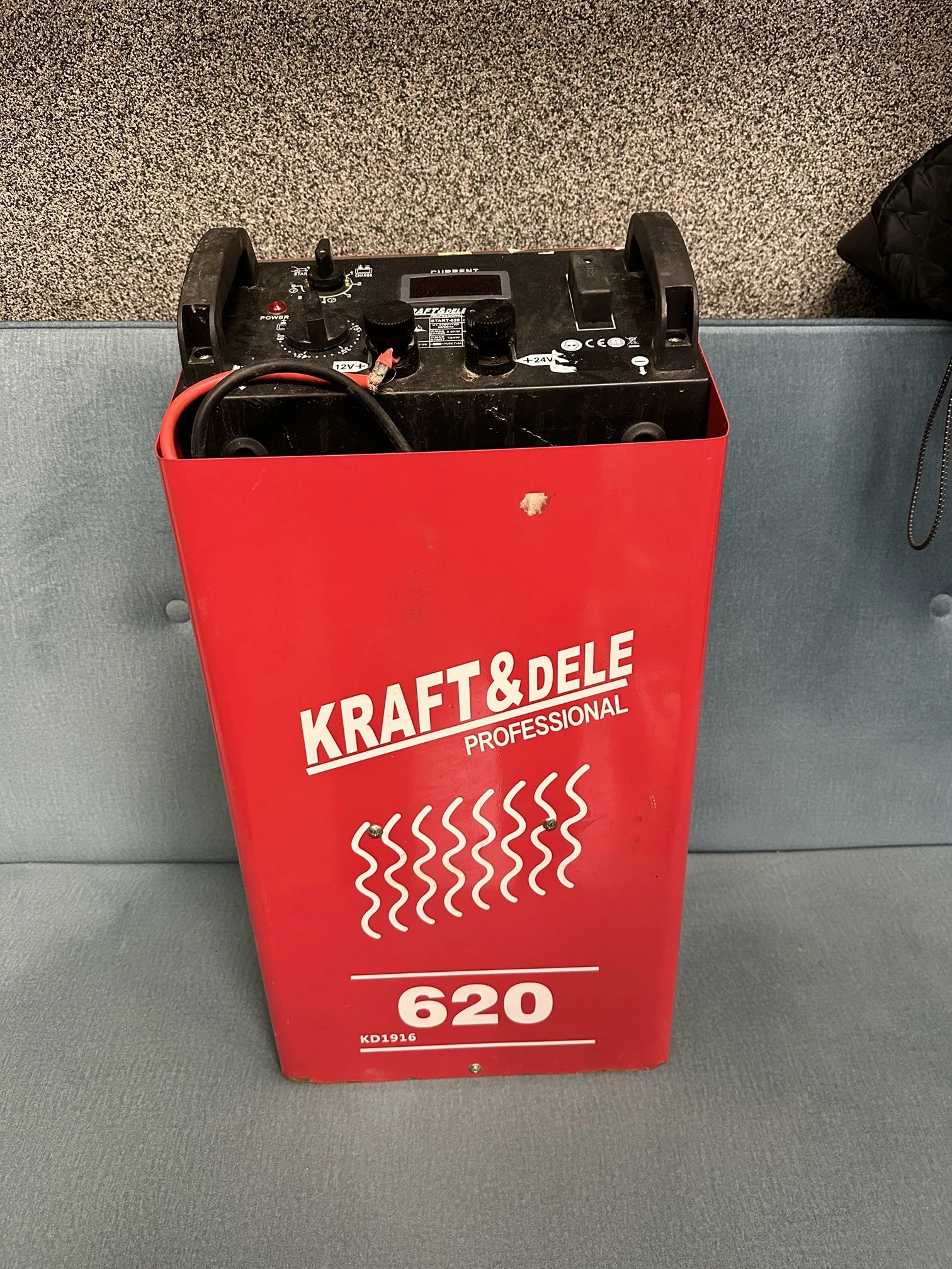 prostownik-z-rozruchem-kraft-dele-kd1916-start-620-jednosci-narodowej-45-sj-wroclaw