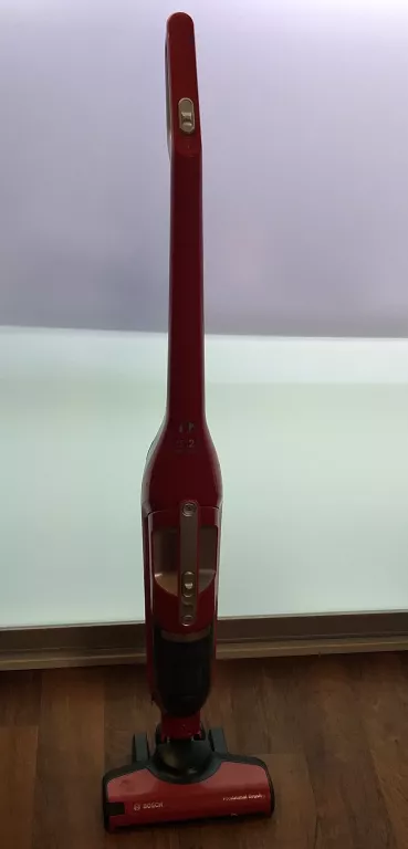 ODKURZACZ PIONOWY BOSCH VCAS010V25 CZERWONY