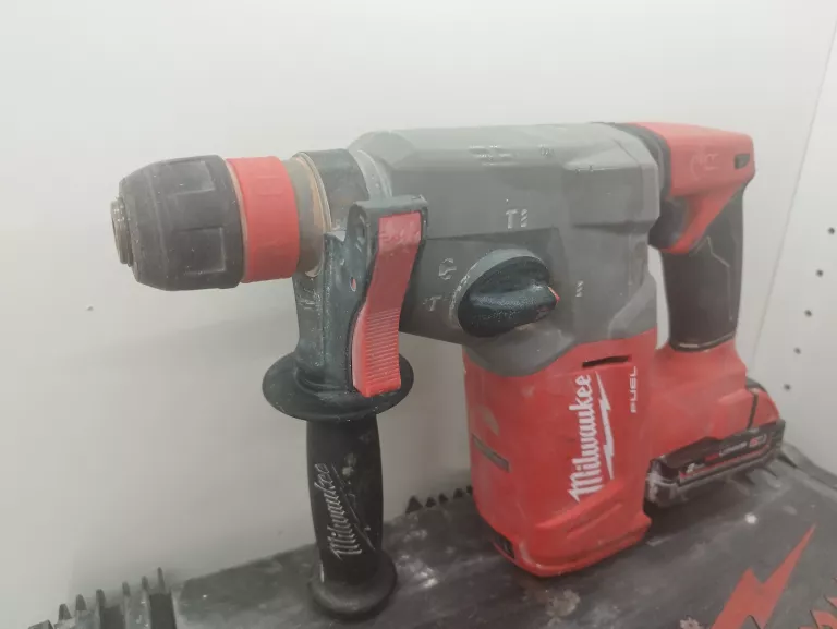 MŁOTOWIERTARKA MILWAUKEE M18 CHX KUFER / AKU 2MAH M18B2