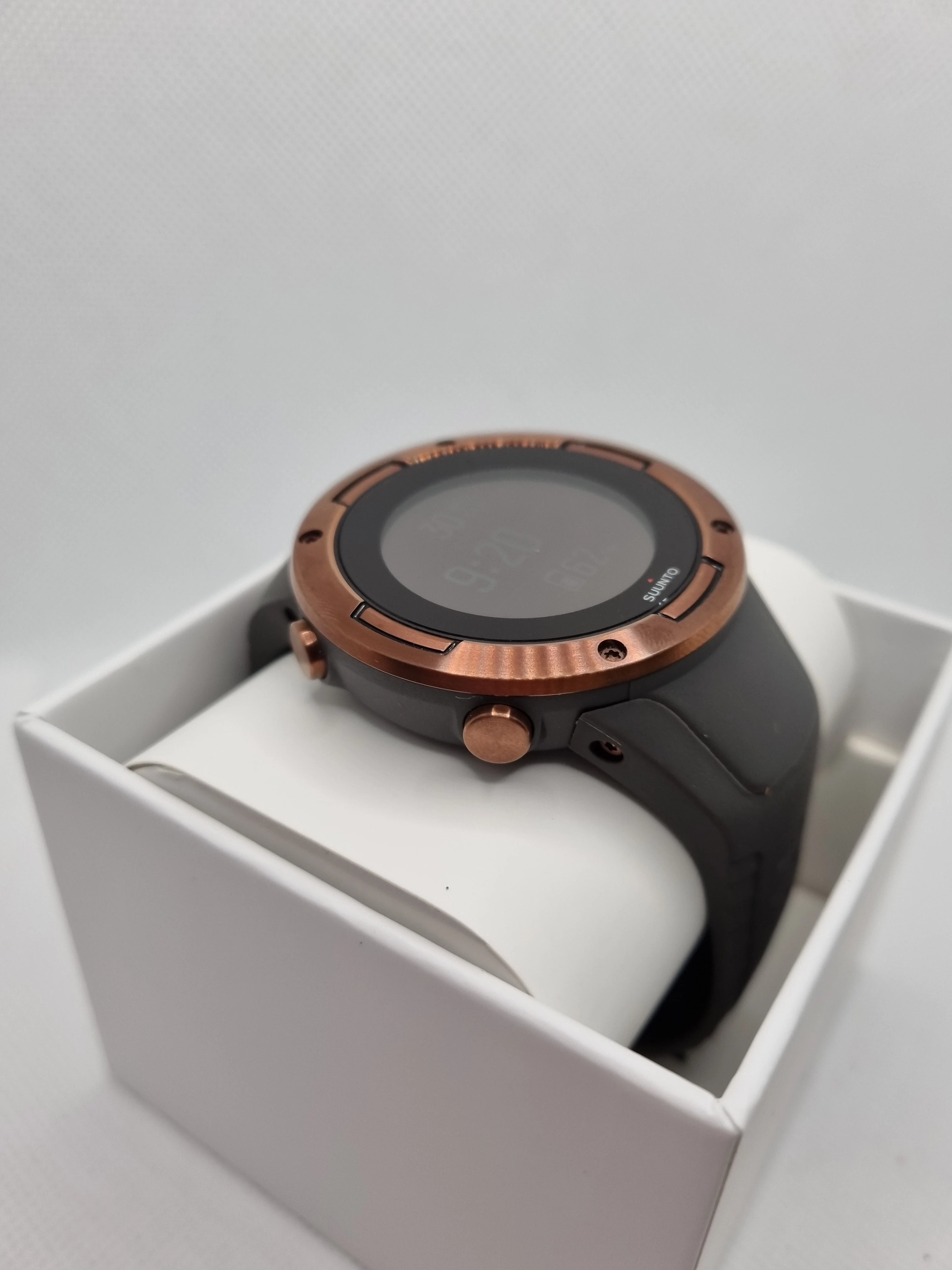 zegarek-sportowy-suunto-5-graphite-copper-idealny-stan-kolor-dominujacy-miedziany