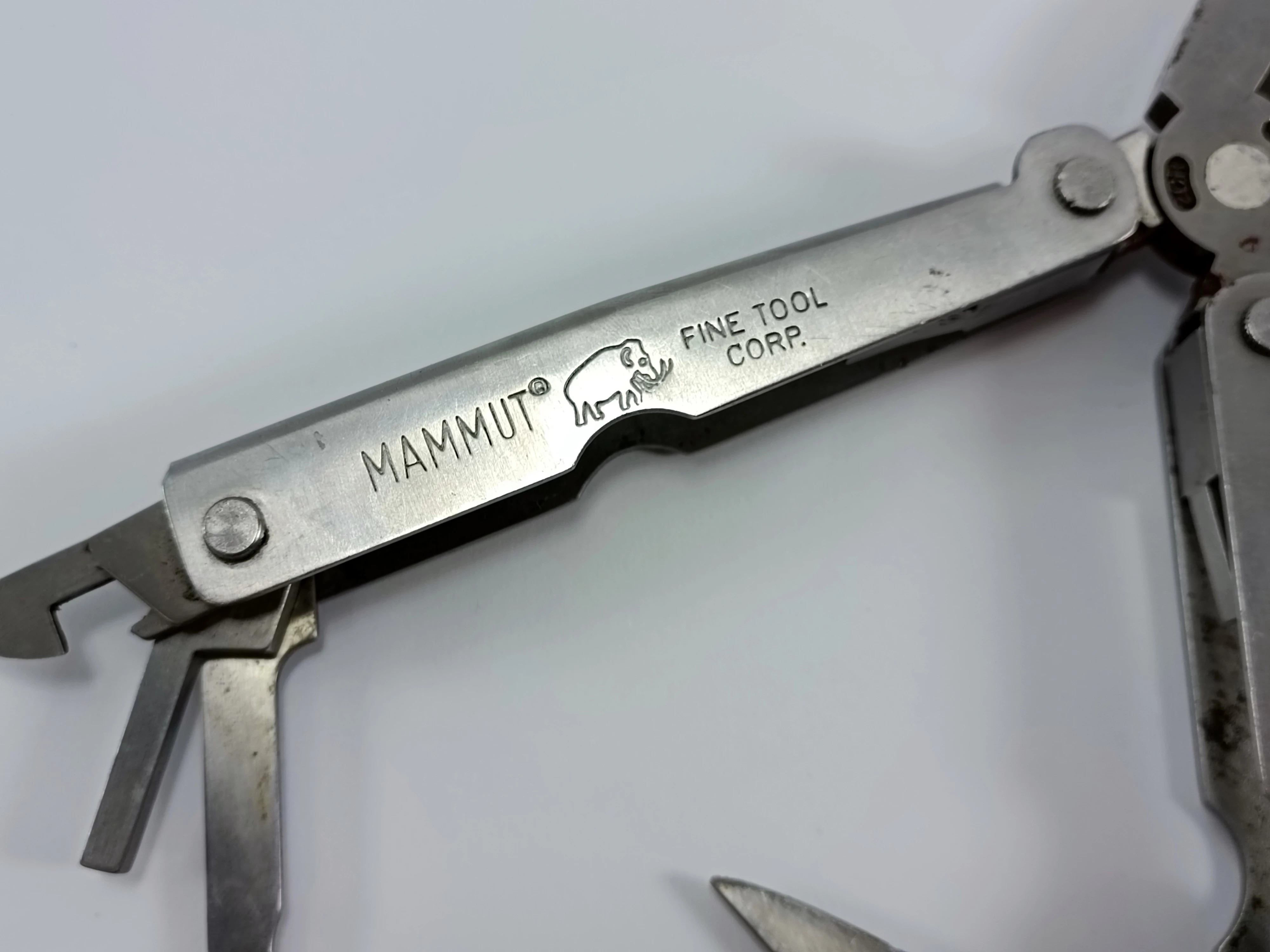 multitool-mammut-narzedzia-ostrze