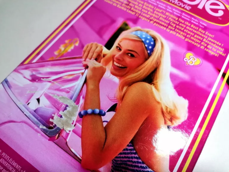 BARBIE THE MOVIE LALKA FILMOWA NA ROLKACH - HRB04