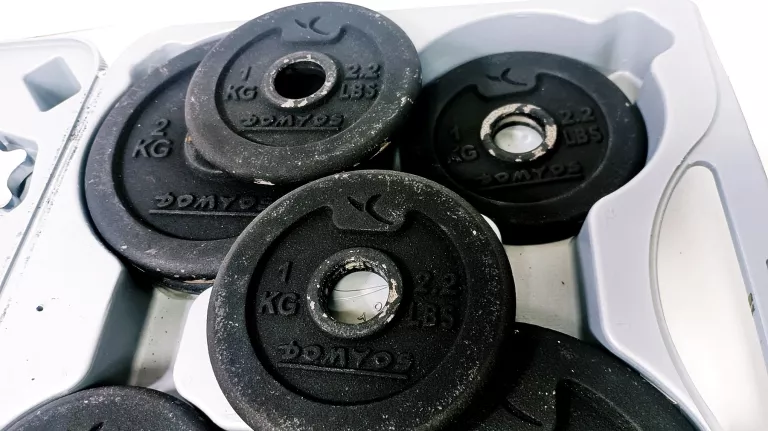 ZESTAW HANTLI DOMYOS 20 KG / 2 GRYFY / 4 NAKRĘTKI