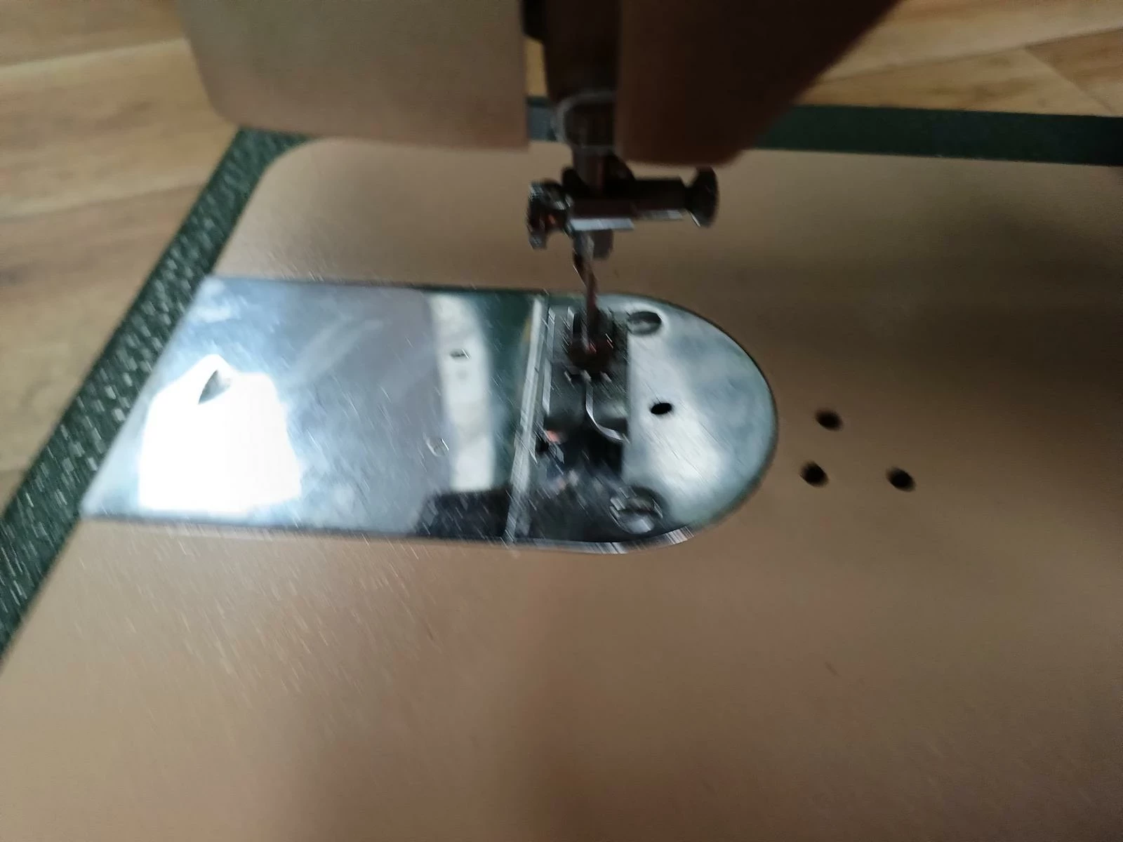 maszyna-do-szycia-lucznik-432-walizka-product-id-1311573a-c4c4-4447-aad1-58acf7f22793