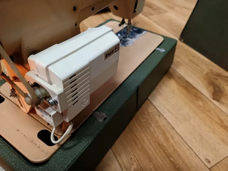 maszyna-do-szycia-lucznik-432-walizka-marka-lucznik