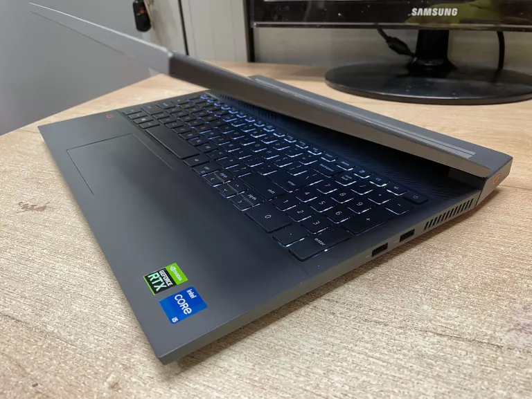 DELL INSPIRON G15 5511 15,6" I5-11260H 16GB / 512GB SSD RTX3050 WIN11