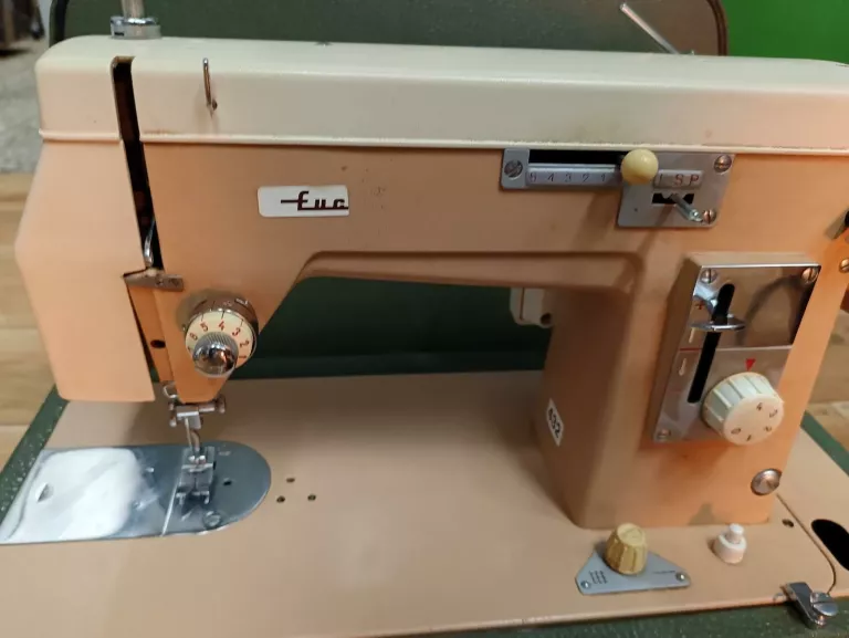 maszyna-do-szycia-lucznik-432-walizka-kod-producenta-432