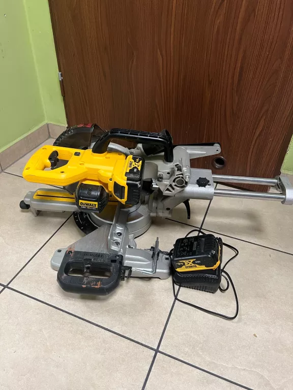PIŁA UKOŚNICA AKU DEWALT DCS365 18V 2X 5.0 AH ŁAD