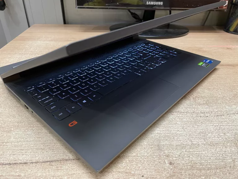 DELL INSPIRON G15 5511 15,6" I5-11260H 16GB / 512GB SSD RTX3050 WIN11