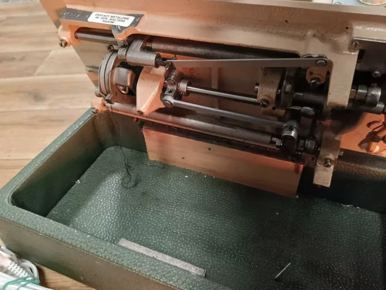 maszyna-do-szycia-lucznik-432-walizka-11-listopada-42-chorzow