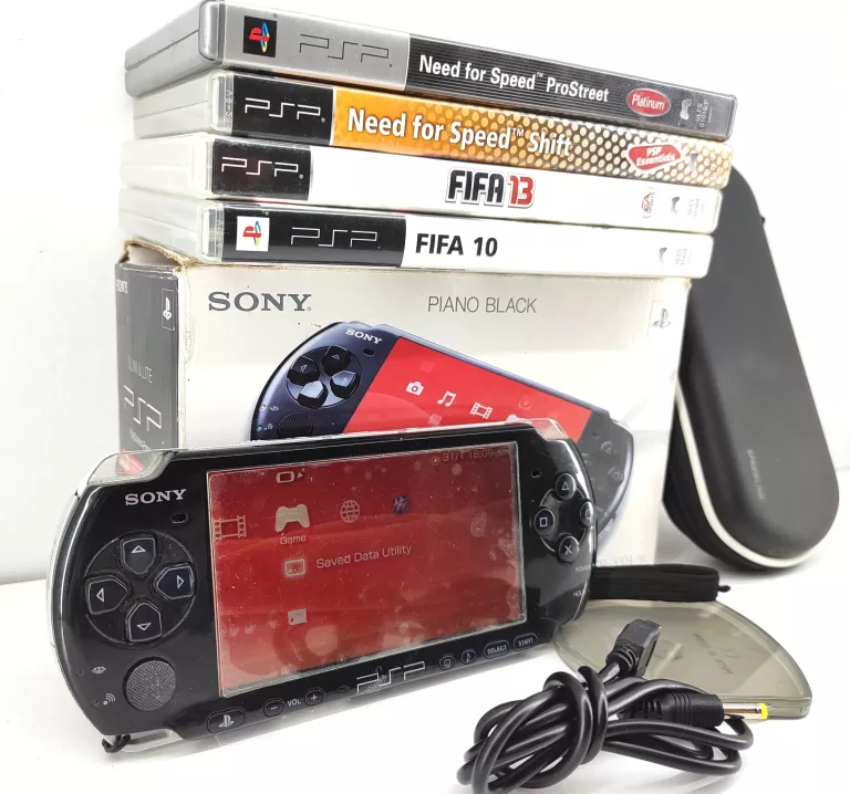 KONSOLA PSP 3004 4 GRY ETUI