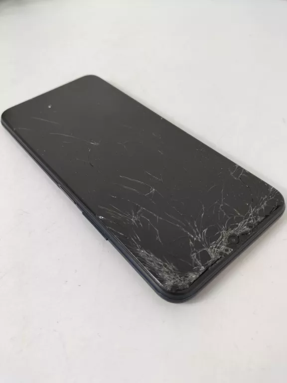 TELEFON VIVO V2028 ZBITA SZYBKA