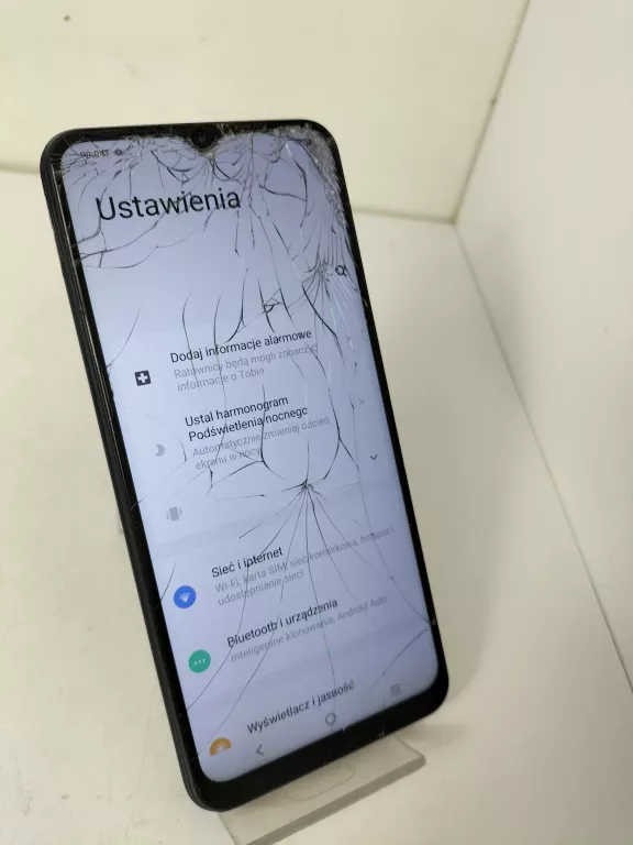 TELEFON VIVO V2028 ZBITA SZYBKA