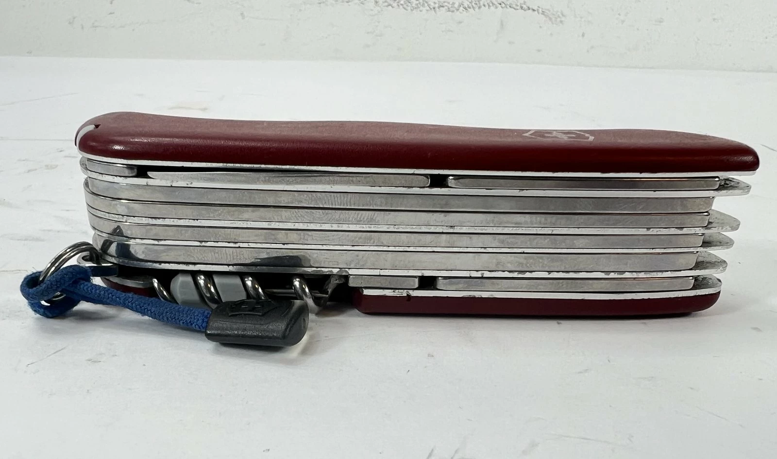 multitool-victorinox-11-w-1-liczba-dodatkowych-narzedzi-11