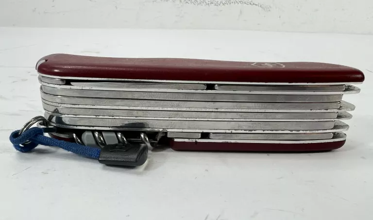 multitool-victorinox-11-w-1-liczba-dodatkowych-narzedzi-11
