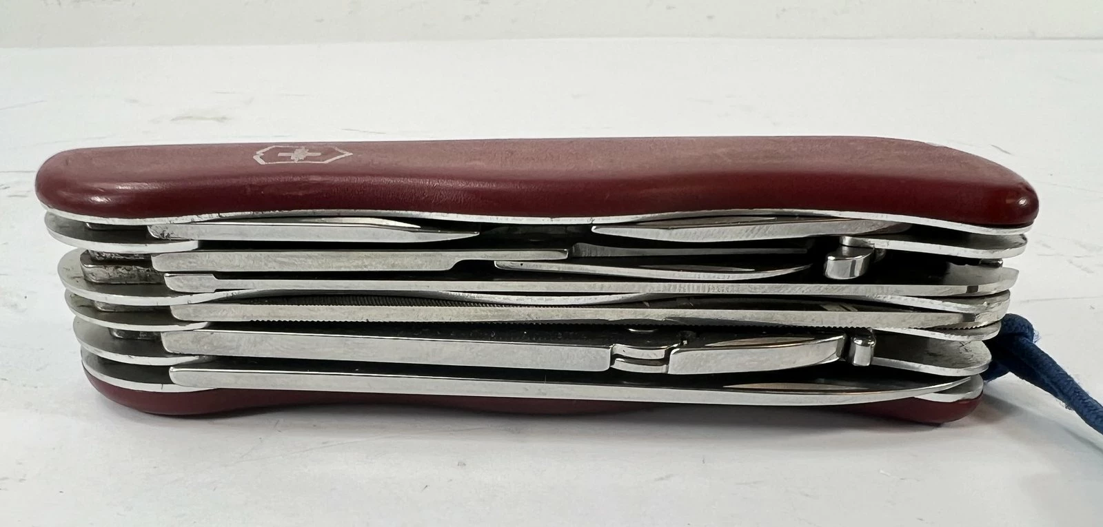 multitool-victorinox-11-w-1-model-pickniker-nomad-black