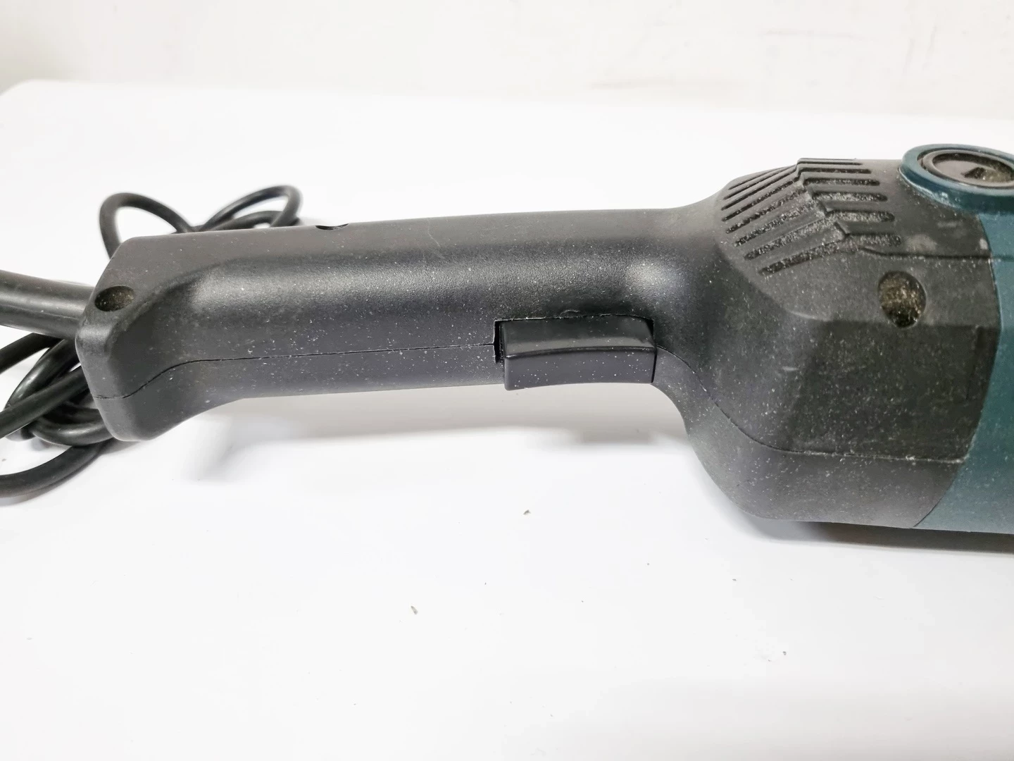 polerka-samochodowa-erman-em-cp105-180mm-2450w-spoldzielcza-13-sj-starachowice