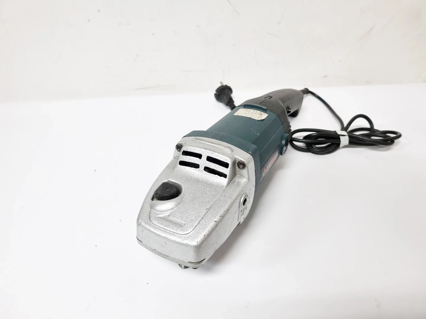 polerka-samochodowa-erman-em-cp105-180mm-2450w-marka-tryton