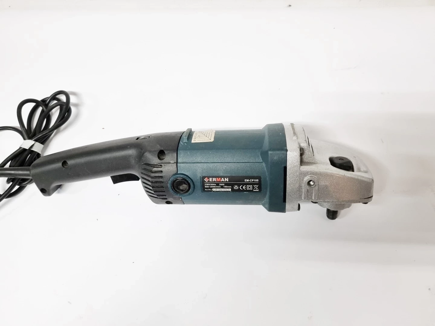 polerka-samochodowa-erman-em-cp105-180mm-2450w-zasilanie-sieciowe