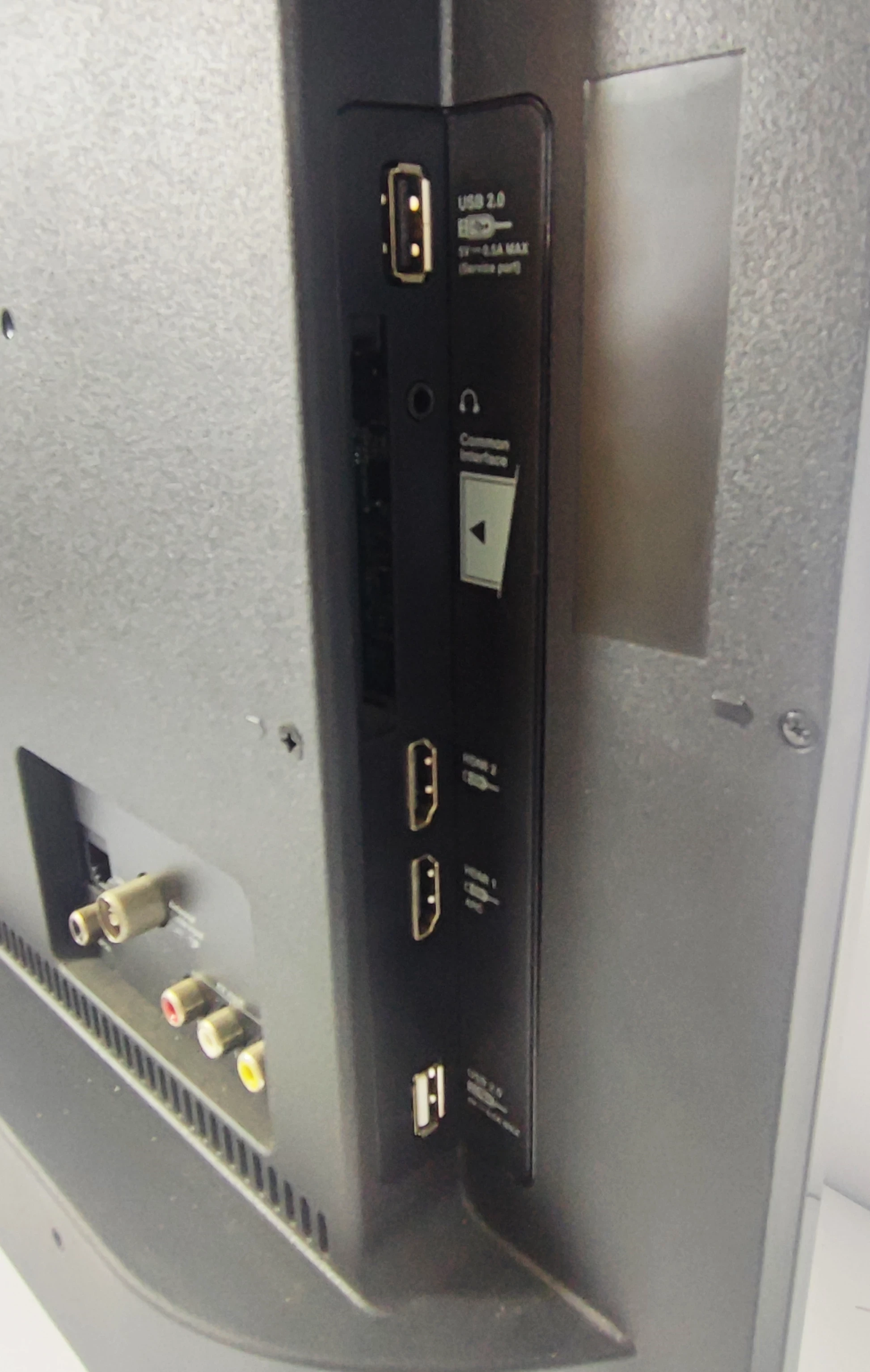 telewizor-thomson-24hd3201-pilot-stan-uzywany