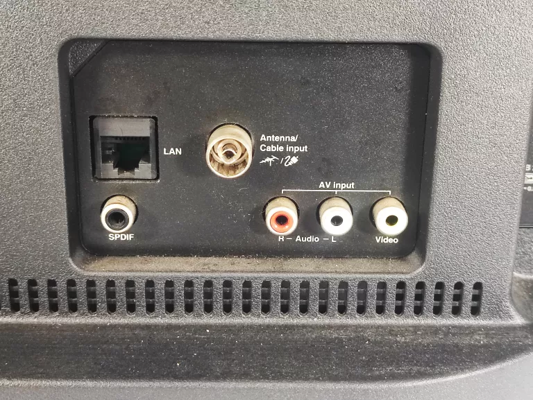 TELEWIZOR THOMSON 24HD3201 + PILOT