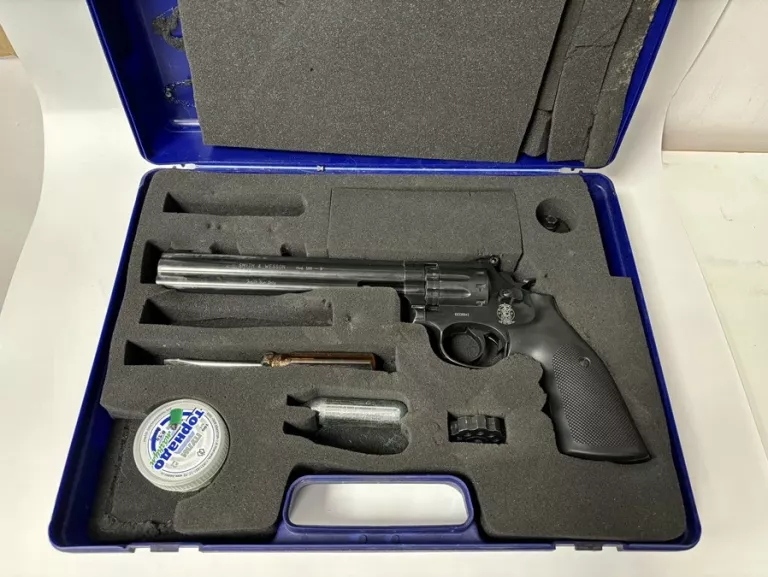REWOLWER WIATRÓWKA SMITH & WESSON 586 8"