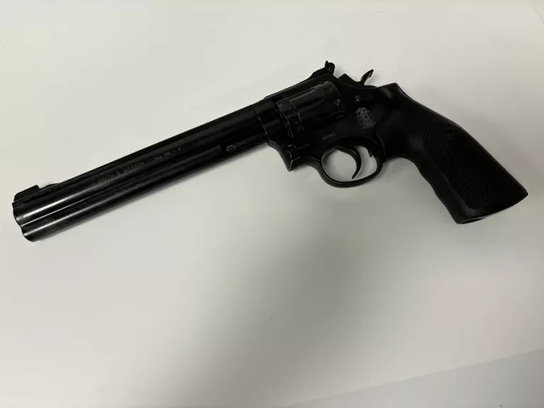 REWOLWER WIATRÓWKA SMITH & WESSON 586 8"