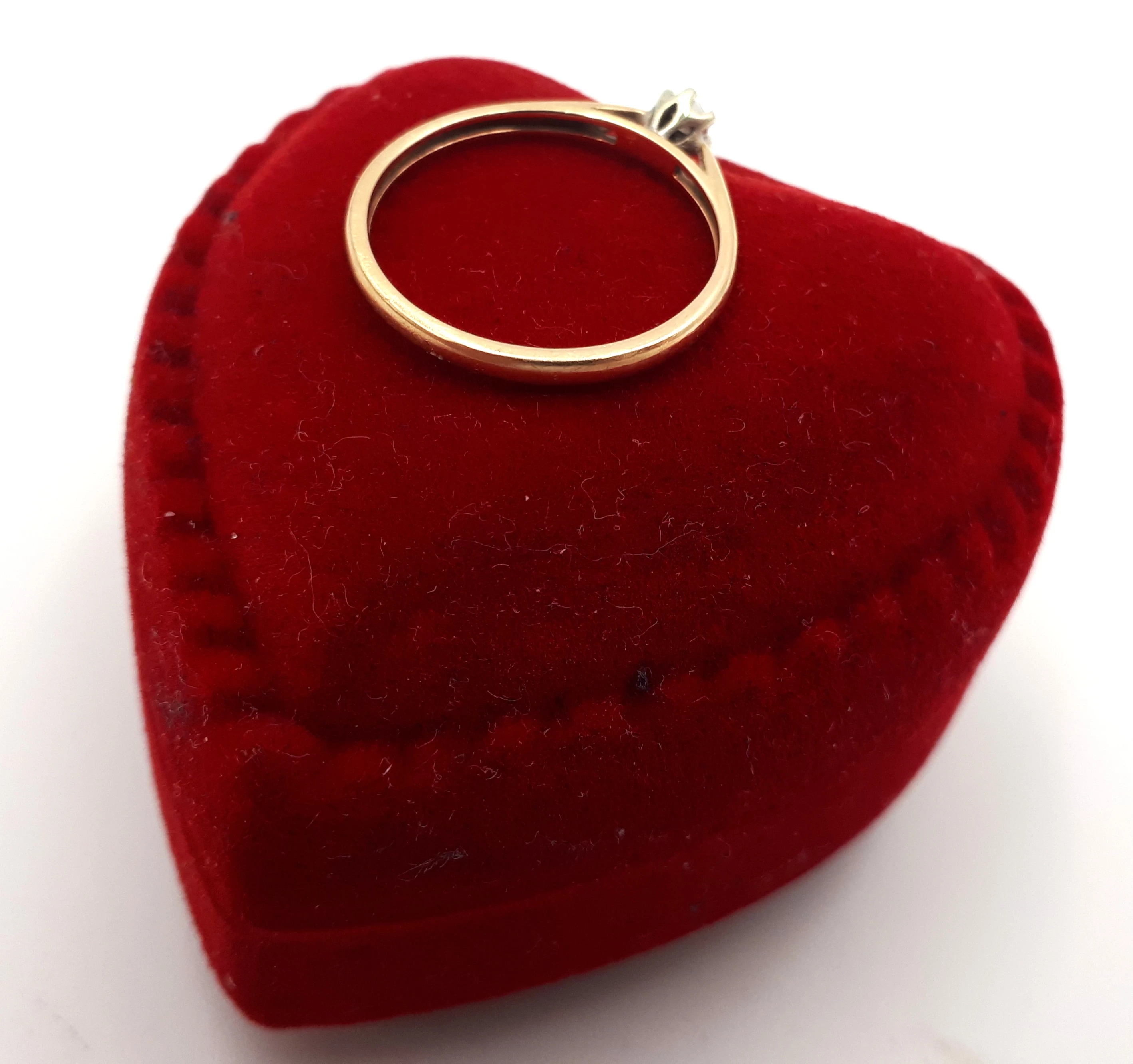 apart-pierscionek-127g585-marka-apart