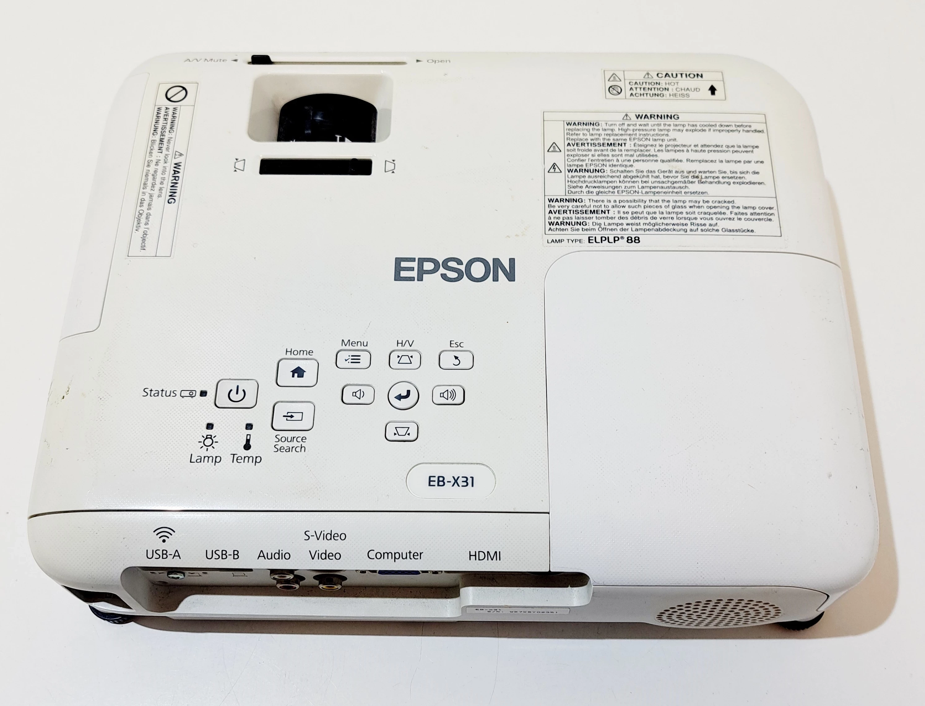 projektor-epson-h720b-jasnosc-lampy-ansi-2600