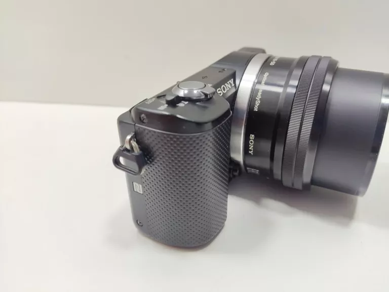 APARAT FOTOGRAFICZNY SONY ALPHA A5000 KORPUS + OBIEKTYW PRZEBIEG 6320
